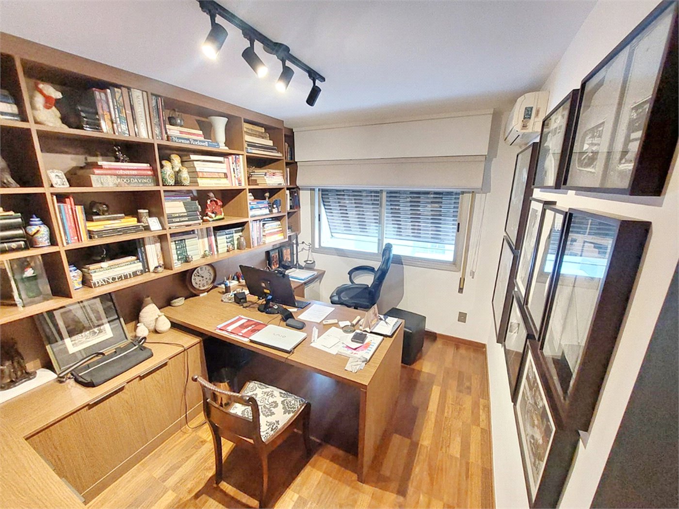 Apartamento à venda com 3 quartos, sendo 1 suíte,  em Santa Cecília, São Paulo, SP