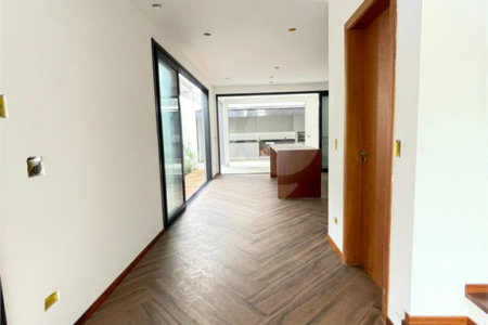 Casa à venda com 3 quartos, sendo 1 suíte, em Jardim Tapajós, Atibaia, SP