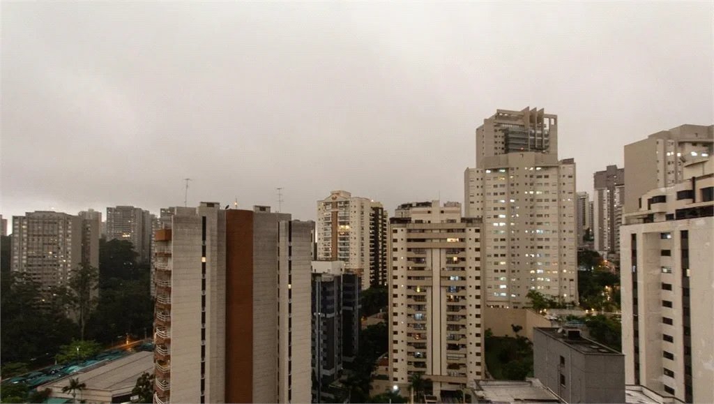 Cobertura à venda com 4 quartos, sendo 1 suíte,  em Jardim Londrina, São Paulo, SP