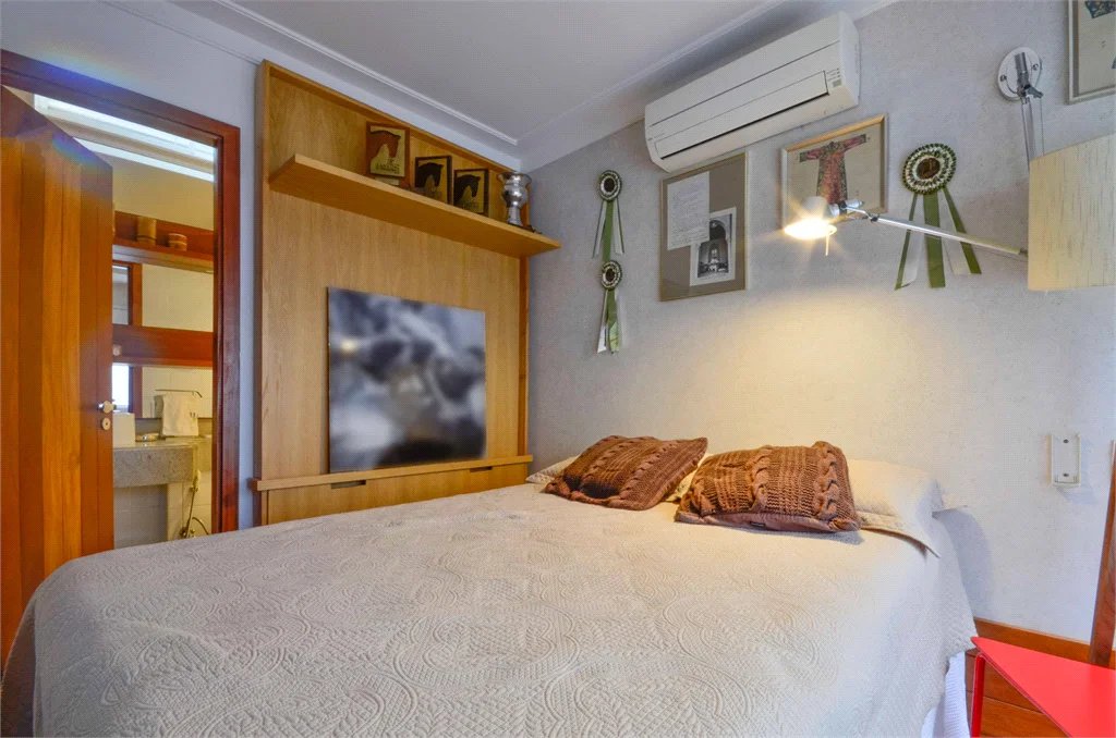 Casa à venda com 5 quartos, sendo 4 suítes, no condomínio Espaço Mobile - Real Parque, São Paulo - SP