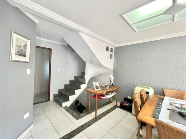 Casa à venda com 3 quartos, sendo 1 suíte,  no condomínio Heráclito Graça, São Paulo - SP