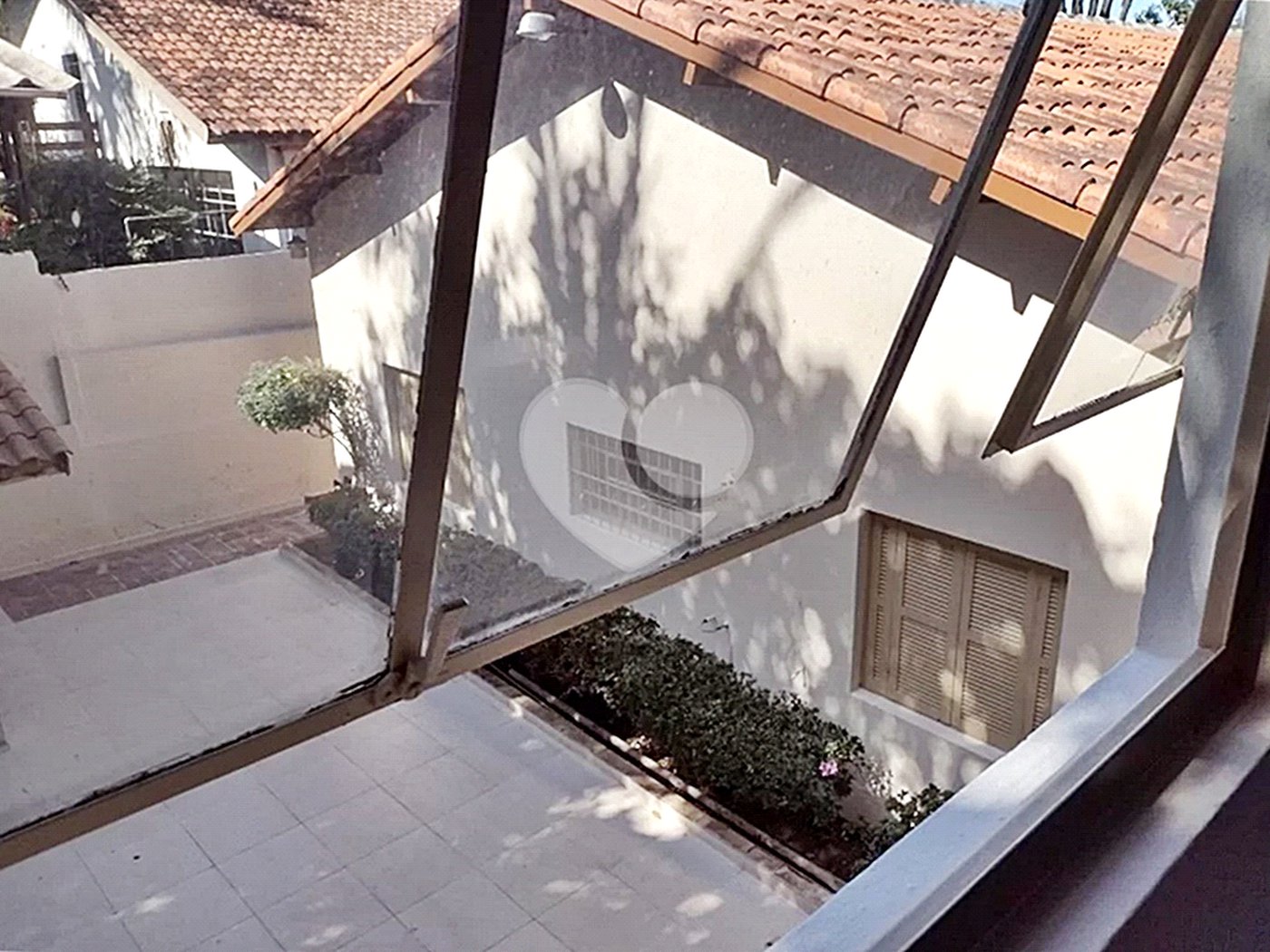 Sobrado à venda com 4 quartos, sendo 1 suíte, em Tremembé, São Paulo, SP