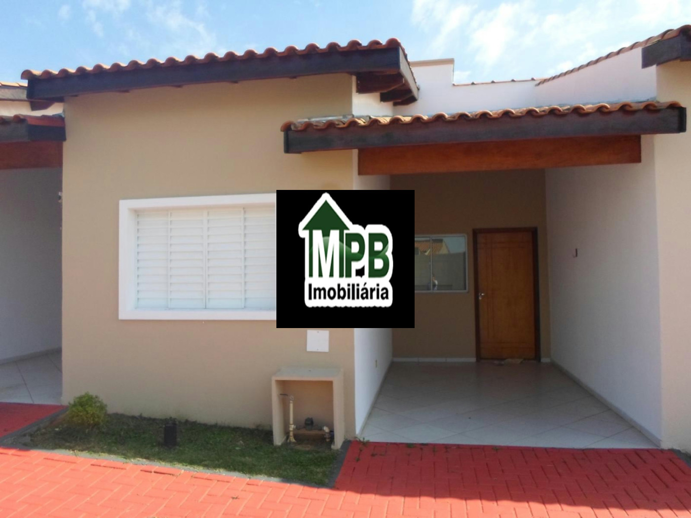 Casa à venda com 2 quartos, sendo 1 suíte, no condomínio Residencial Villaggio Victória, Sorocaba - SP