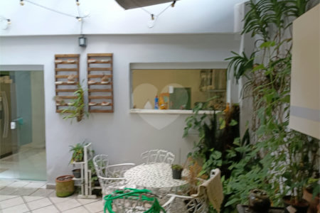 Sobrado à venda com 4 quartos, sendo 2 suítes, em Mirandópolis, São Paulo, SP