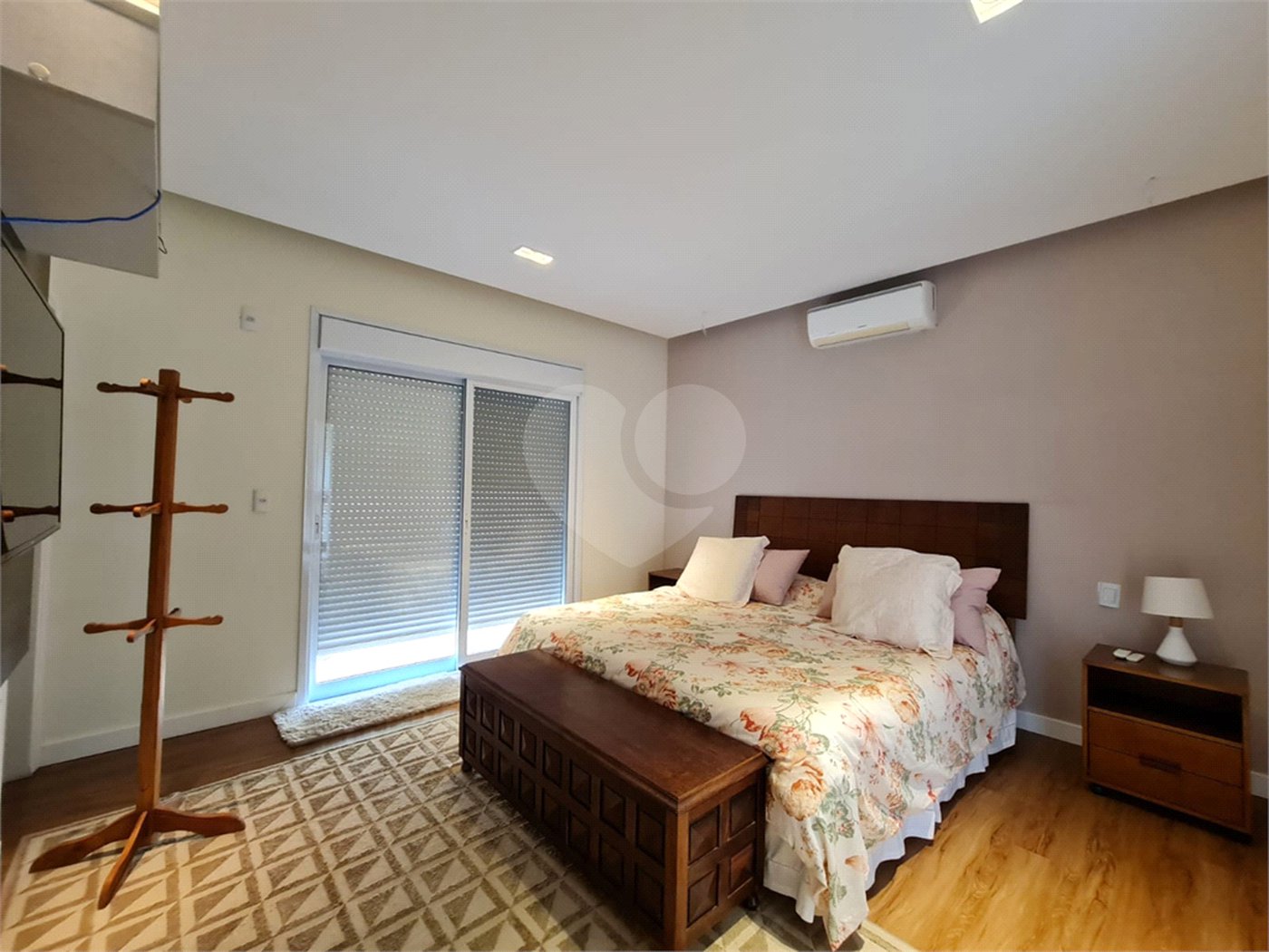 Casa à venda ou para alugar com 4 suítes no condomínio Residencial Jardim Primavera, Louveira - SP
