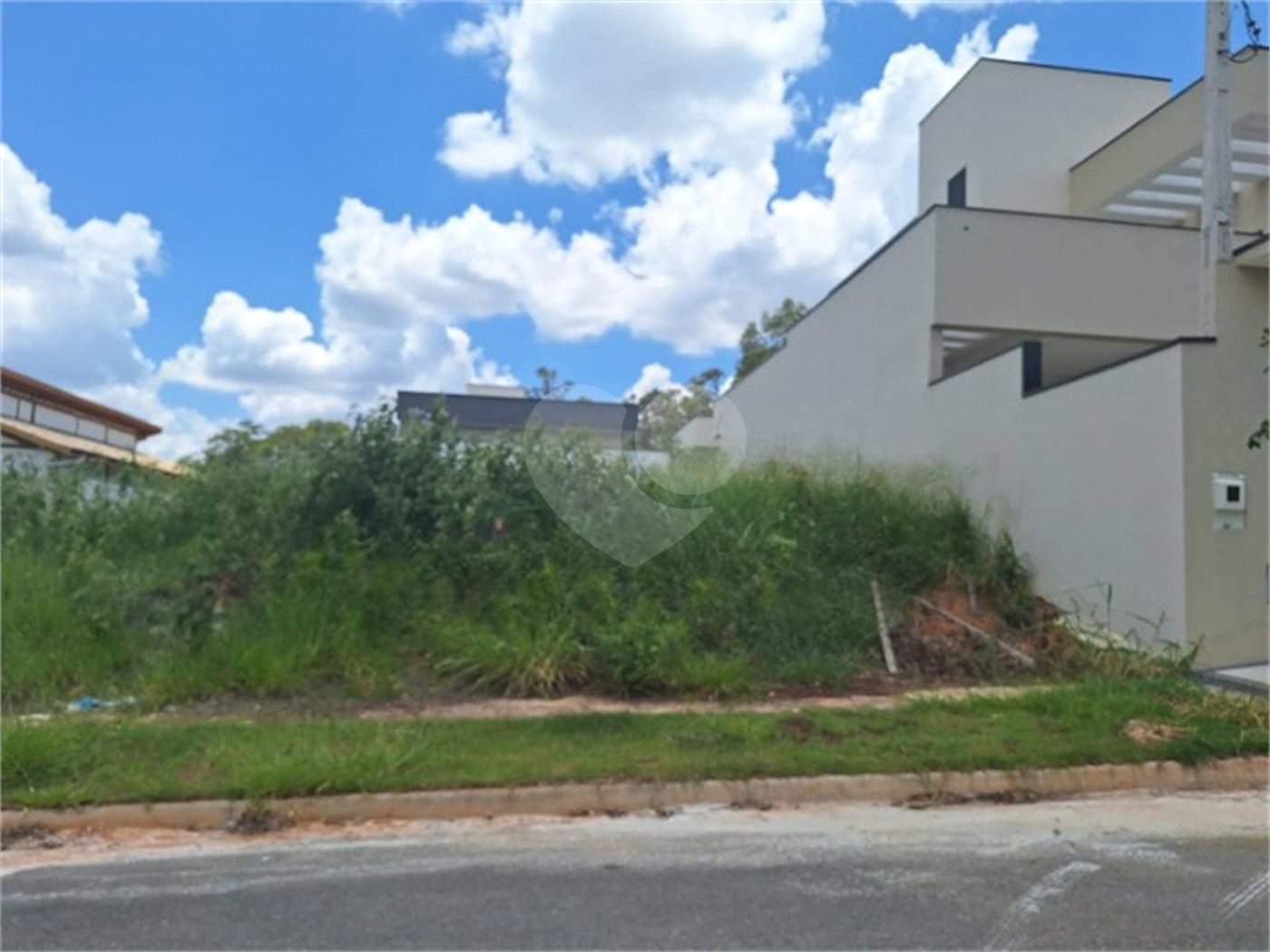Terreno à venda com 1 suíte em Pinheirinho, Vinhedo, SP