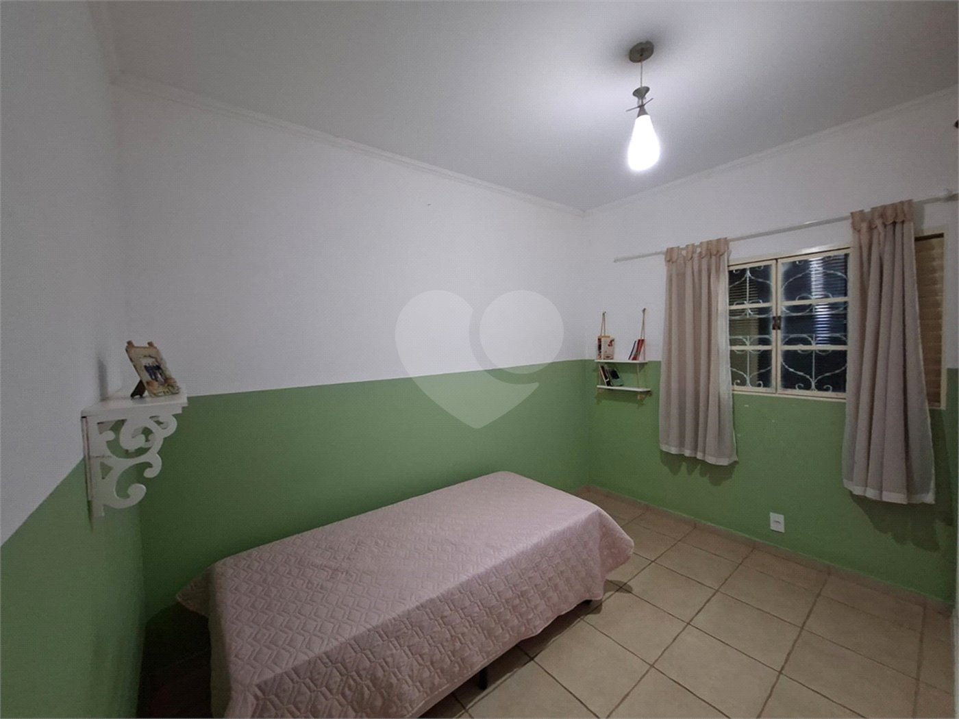 Chácara à venda com 3 quartos, sendo 1 suíte,  em Ribeirãozinho, Alambari, SP