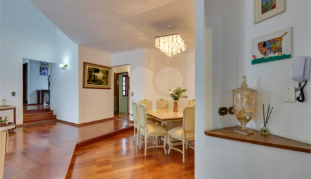Casa Térrea à venda com 3 quartos, sendo 1 suíte,  em Interlagos, São Paulo, SP