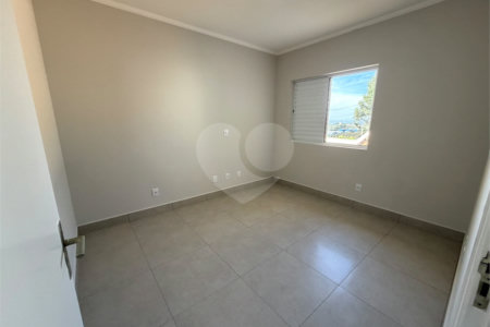 Casa à venda com 3 quartos, sendo 1 suíte, no condomínio Grape Village, Vinhedo - SP