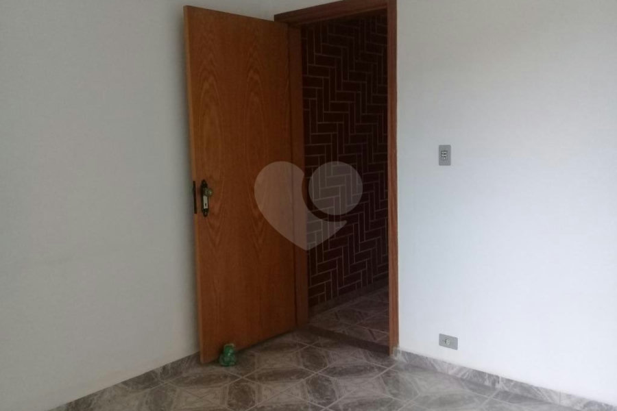 Sobrado à venda com 3 quartos, sendo 1 suíte,  em Horto, São Paulo, SP