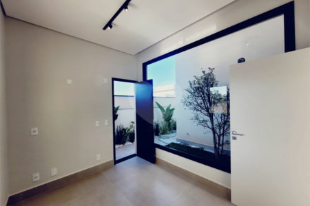 Casa à venda com 4 quartos, sendo 3 suítes, no condomínio Villa Sapezal, Indaiatuba - SP