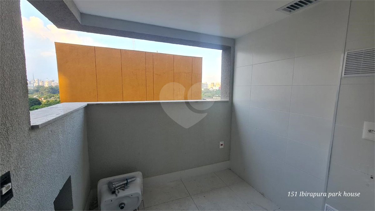 Apartamento à venda com 3 suítes em Moema, São Paulo, SP