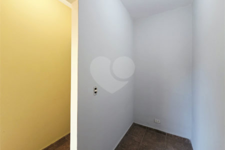 Casa à venda com 3 quartos, sendo 1 suíte, no condomínio Parque das Árvores, Sorocaba - SP
