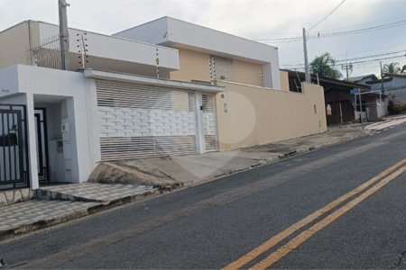 Casa à venda com 2 quartos, sendo 1 suíte, em Vila Domingues, Votorantim, SP