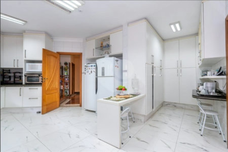 Casa à venda ou para alugar com 5 suítes no condomínio Residencial Morumbi, São Paulo - SP