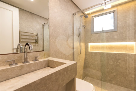 Apartamento à venda com 3 quartos, sendo 1 suíte,  em Vila Uberabinha, São Paulo, SP