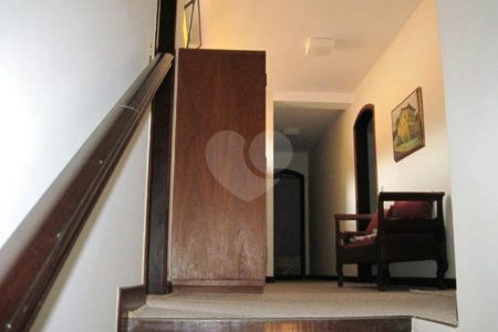 Casa à venda com 4 quartos, sendo 2 suítes,  em Jardim Leonor, São Paulo, SP