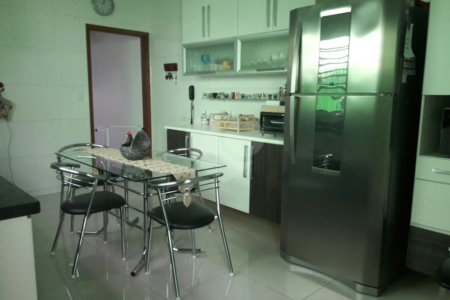Sobrado à venda com 3 quartos, sendo 1 suíte,  em Vila Santa Terezinha (zona Norte), São Paulo, SP