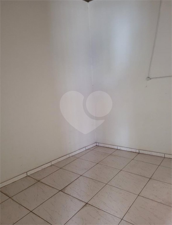 Casa de Vila à venda com 2 quartos em Vila Hortência, Sorocaba, SP