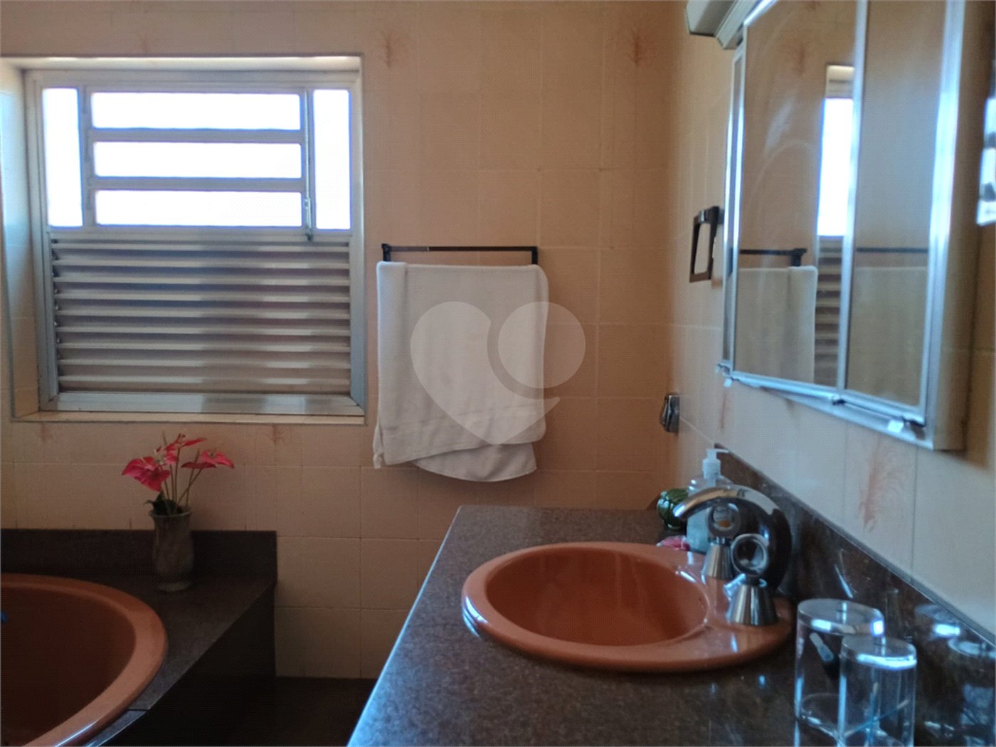 Casa à venda com 3 quartos, sendo 1 suíte,  em Tremembé, São Paulo, SP