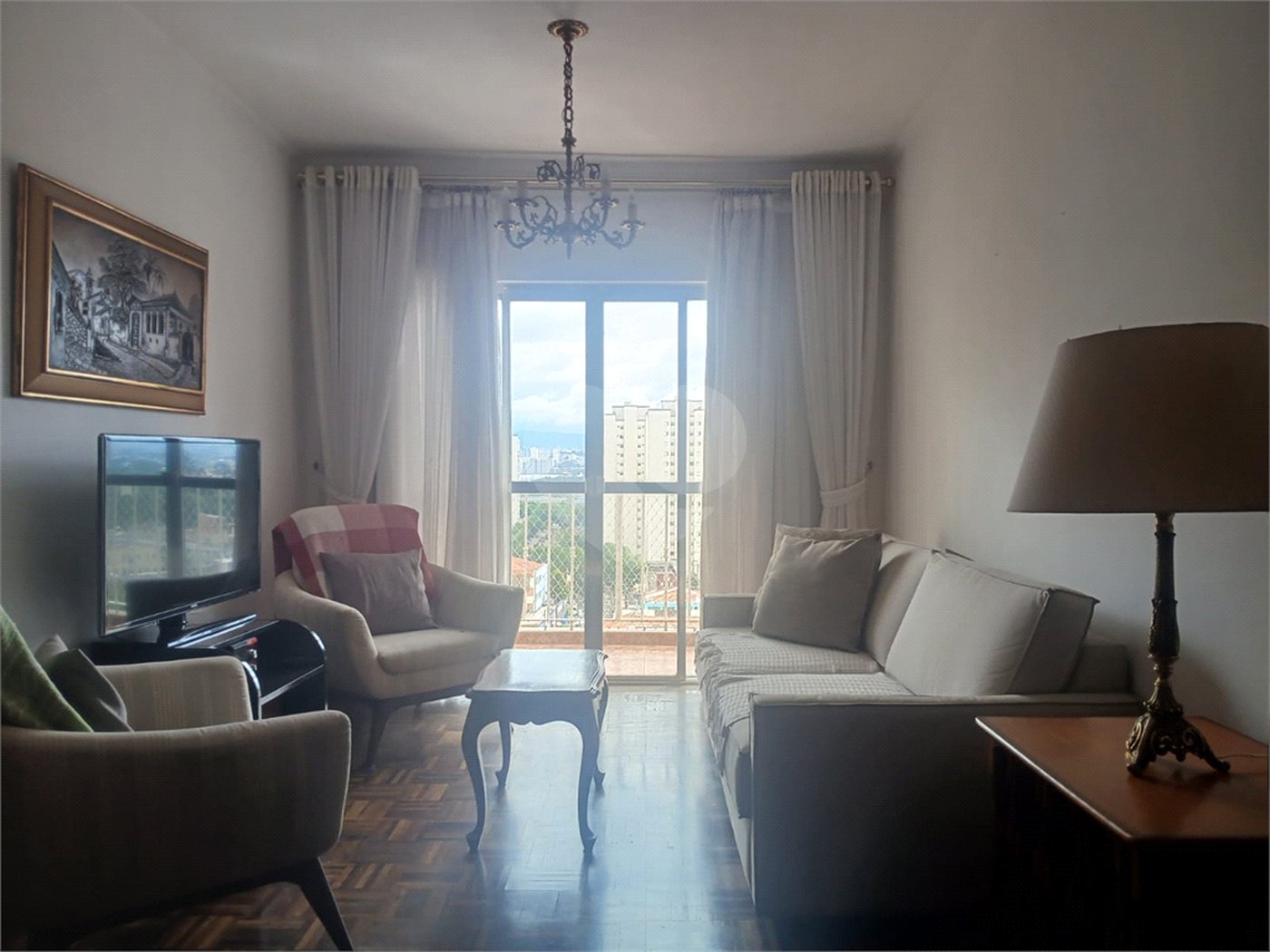 Apartamento a venda com porteira fechada no Belem com 95m com 03 dormitórios espaçoso sendo um suíte, 2 vagas. Aceita Permuta.