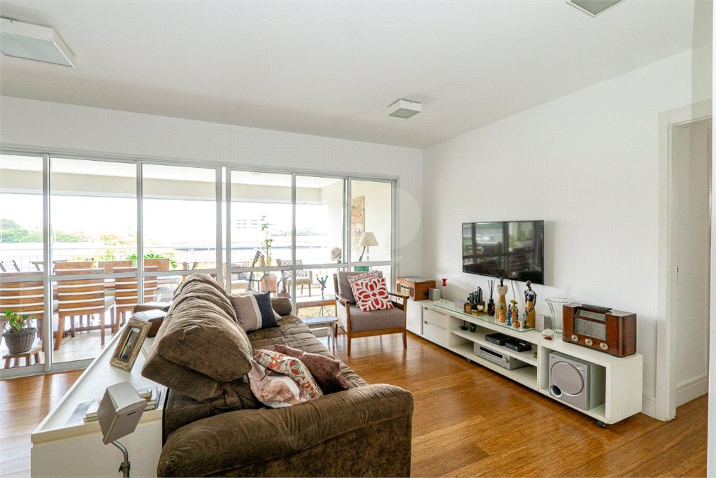 Apartamento à venda com 3 suítes em Santo Amaro, São Paulo, SP