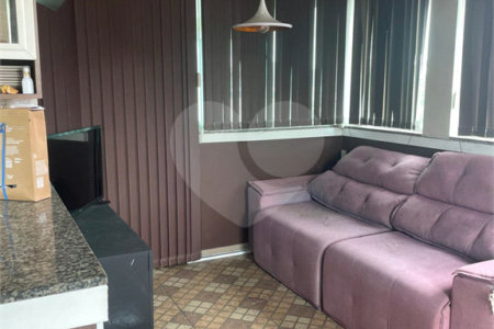 Sobrado à venda com 2 quartos, sendo 1 suíte, em Estância Balneária Hawai, Caraguatatuba, SP