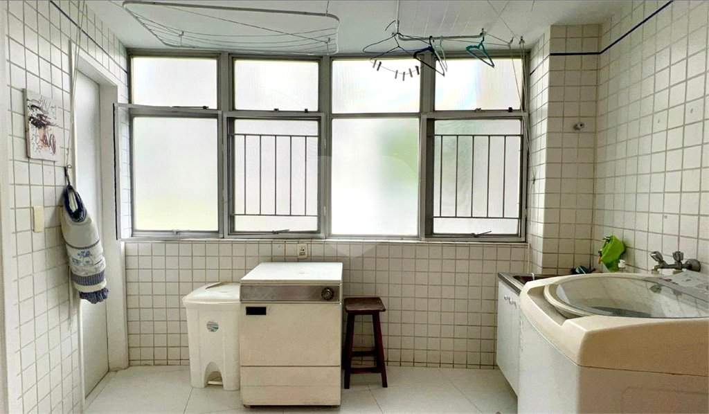 Apartamento à venda com 3 quartos, sendo 1 suíte, em Jardim Paulistano, São Paulo, SP
