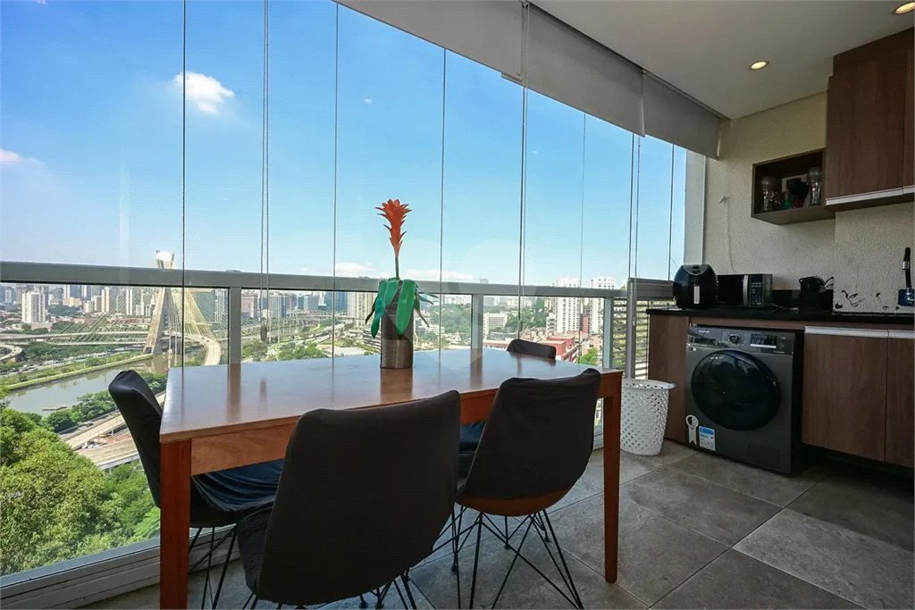 Apartamento à venda com 1 suíte em Real Parque, São Paulo, SP