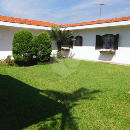 Casa Térrea à venda com 4 quartos, sendo 2 suítes, em Interlagos, São Paulo, SP