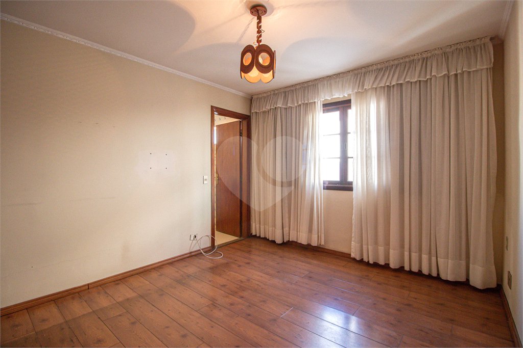 Casa à venda com 5 quartos, sendo 4 suítes, em Jardim Prudência, São Paulo, SP