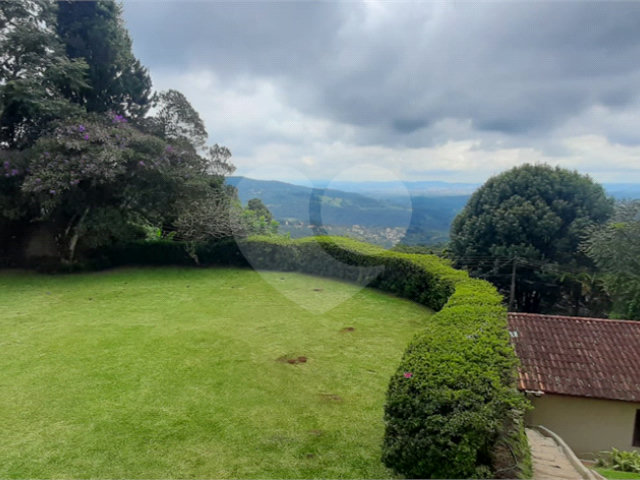 Sobrado para alugar com 4 suítes em Roseira, Mairiporã, SP