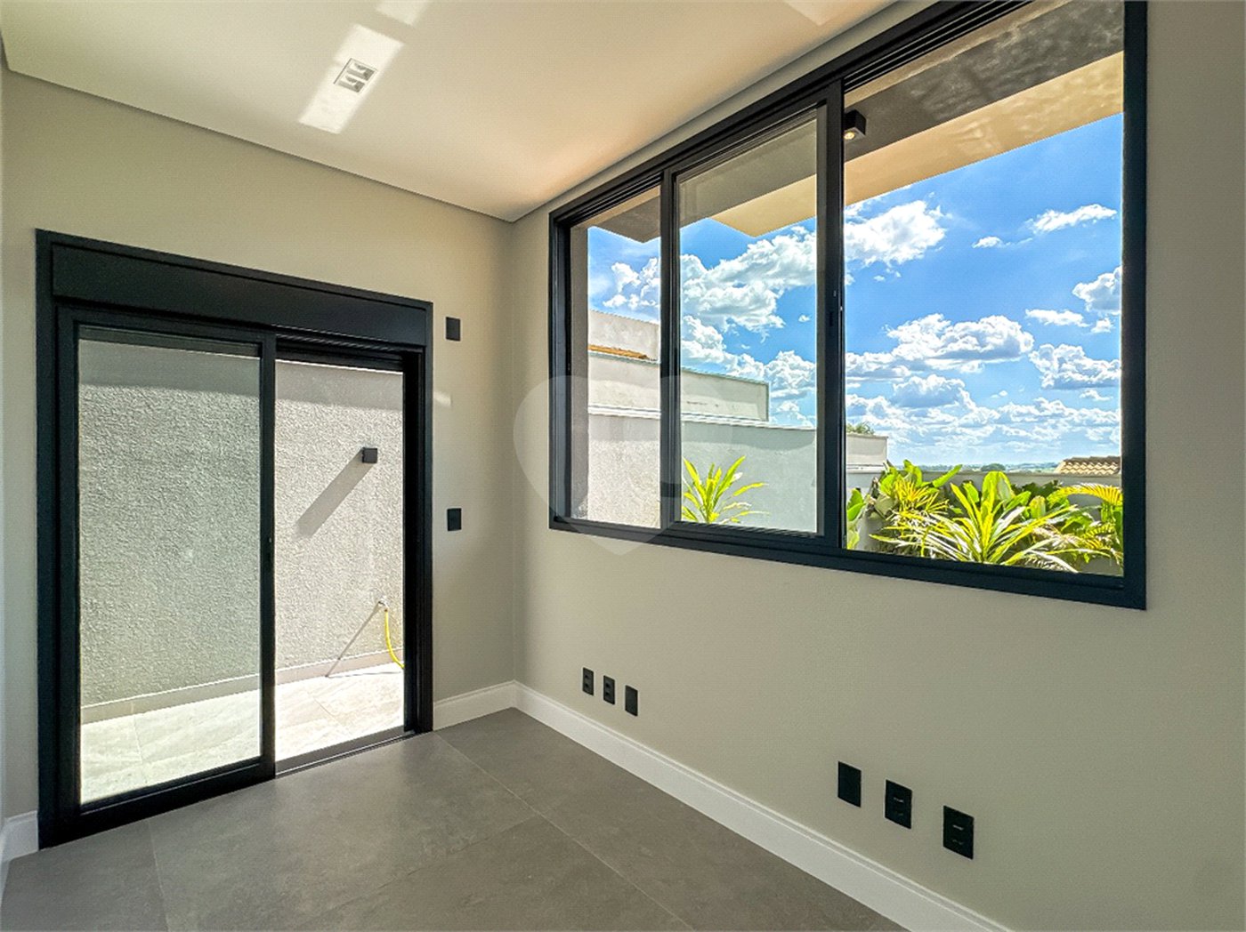 Casa à venda com 3 suítes no condomínio Jardim Vila Paradiso, Indaiatuba - SP