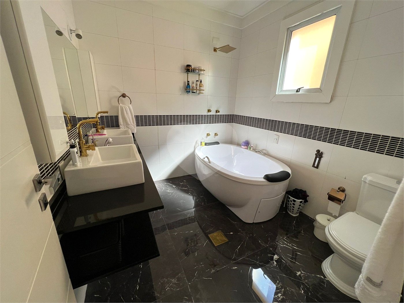 Casa à venda com 4 suítes no condomínio Bellagio, São Paulo - SP