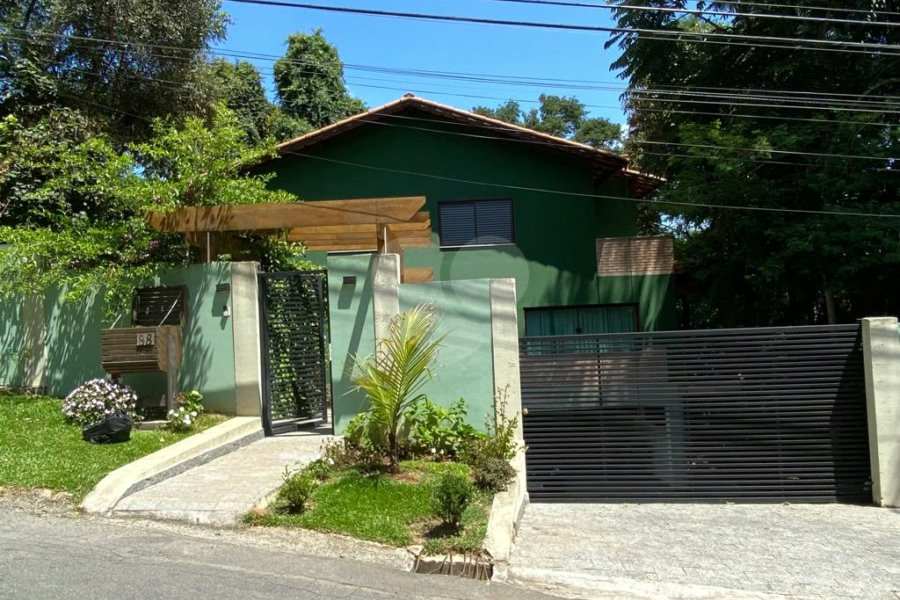 Casa à venda ou para alugar com 5 quartos, sendo 4 suítes, no condomínio Associação Reserva das Hortênsias, Mairiporã - SP