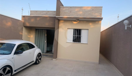 Casa à venda com 2 quartos, sendo 1 suíte,  em Nova Cerejeira, Atibaia, SP