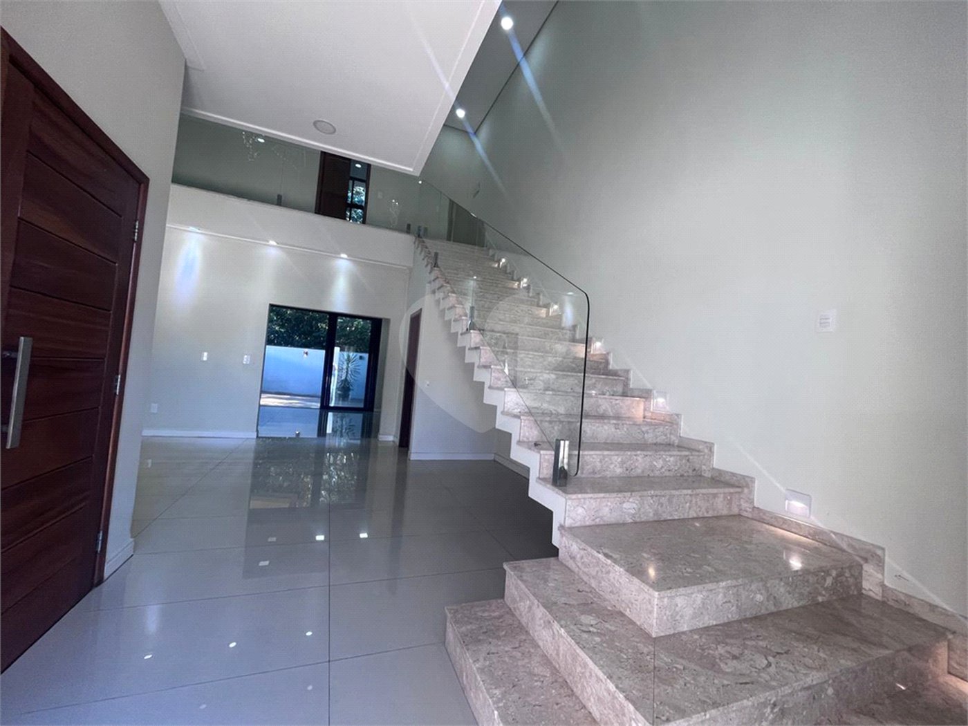 Casa à venda com 3 quartos, sendo 1 suíte, no condomínio Jardim Guarujá, Salto - SP