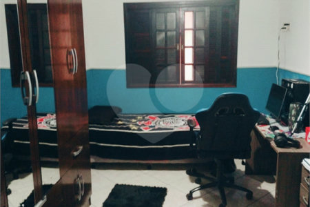 Casa à venda com 6 quartos, sendo 1 suíte,  em Mogi Moderno, Mogi das Cruzes, SP