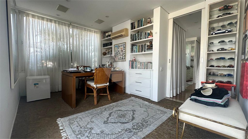 Apartamento à venda com 3 quartos, sendo 2 suítes, em Jardim Paulista, São Paulo, SP