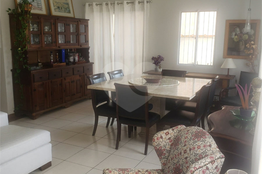 Sobrado à venda com 3 quartos, sendo 1 suíte, em Tremembé, São Paulo, SP