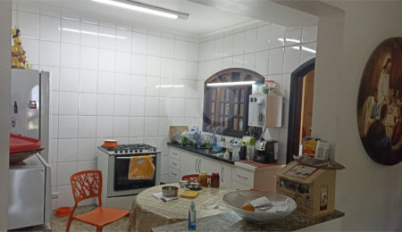 Casa à venda com 4 quartos, sendo 1 suíte,  em Vila Guilherme, São Paulo, SP
