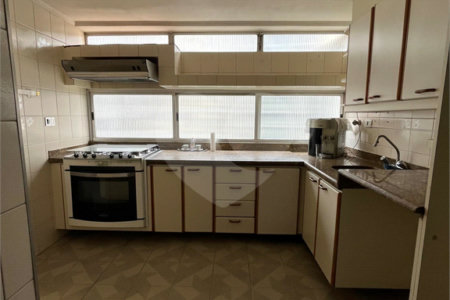 Apartamento à venda com 3 quartos, sendo 1 suíte, em Itaim Bibi, São Paulo, SP