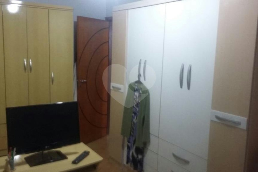 Casa à venda com 2 quartos, sendo 1 suíte, no condomínio Travessa Carmem Lúcia Carneiro,88, São Paulo - SP