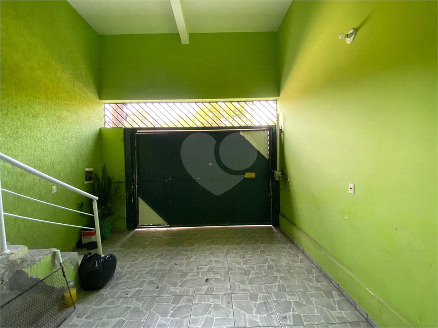 Sobrado à venda com 4 quartos em Jardim Santa Luzia de Poa, Itaquaquecetuba, SP