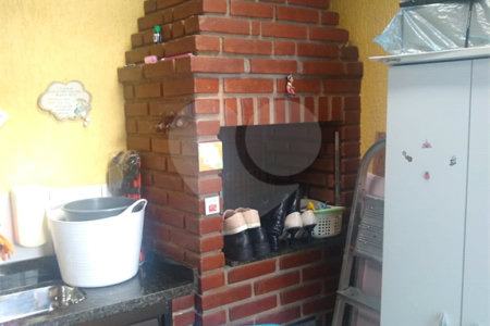 Sobrado à venda com 3 quartos, sendo 1 suíte,  em Vila do Castelo, São Paulo, SP