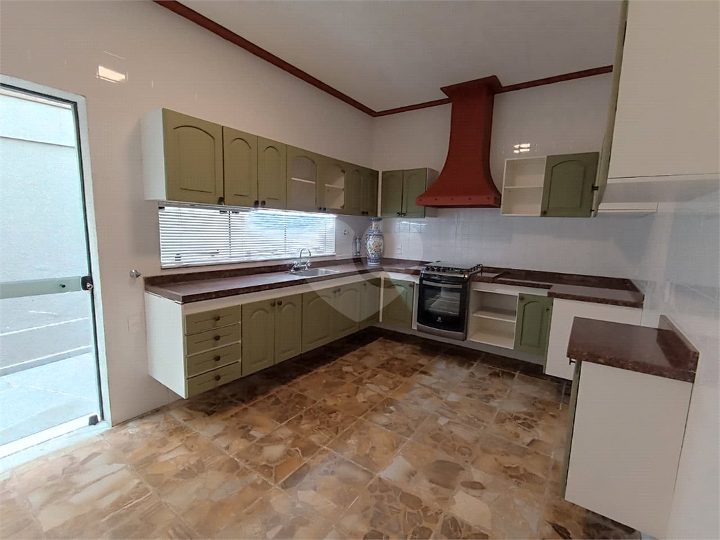 Casa para alugar com 4 quartos, sendo 1 suíte, no Centro, Itapetininga, SP