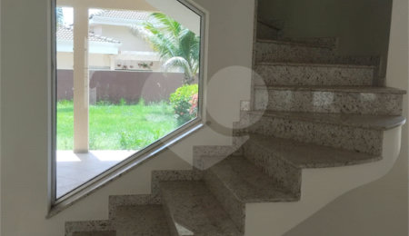 Sobrado à venda com 4 quartos, sendo 3 suítes, em Altos do Jaraguá, Araraquara, SP
