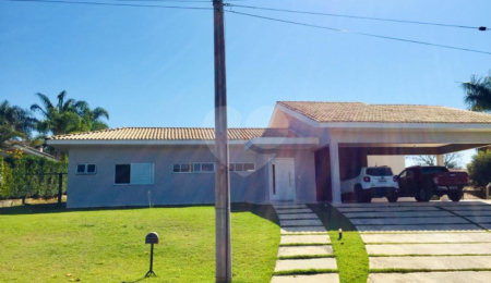 Casa à venda com 3 suítes no condomínio Portal do Sabiá, Araçoiaba da Serra - SP