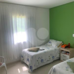 Casa à venda ou para alugar com 3 suítes no condomínio Serra da Estrela, Atibaia - SP