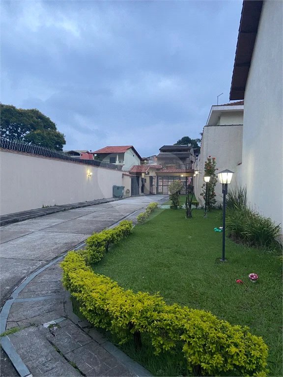 Casa à venda com 3 quartos, sendo 1 suíte, no condomínio Residencial Santa Teresinha, São Paulo - SP